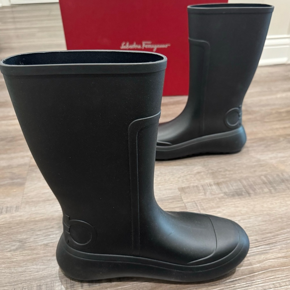 Salvatore Ferragamo Gancini Logo Rubber Rainboots